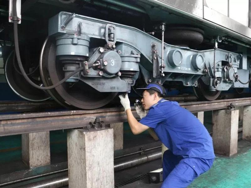 For connectors in the subway braking system, how to avoid short circuits caused by humid environments?