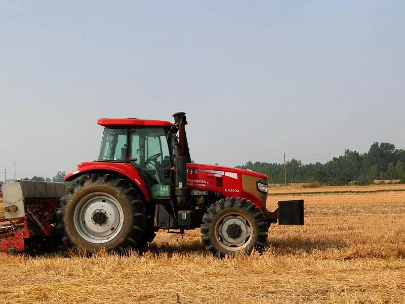 Tractor hydraulic system connector.jpg