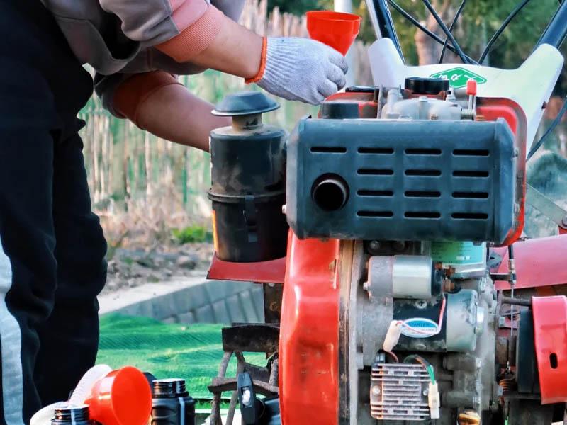 Maintenance of agricultural machinery connectors.jpg