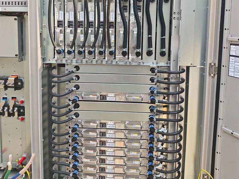 The cables of charging piles are frequently bent, leading to easy connector breakage. Which type of connector is recommended?