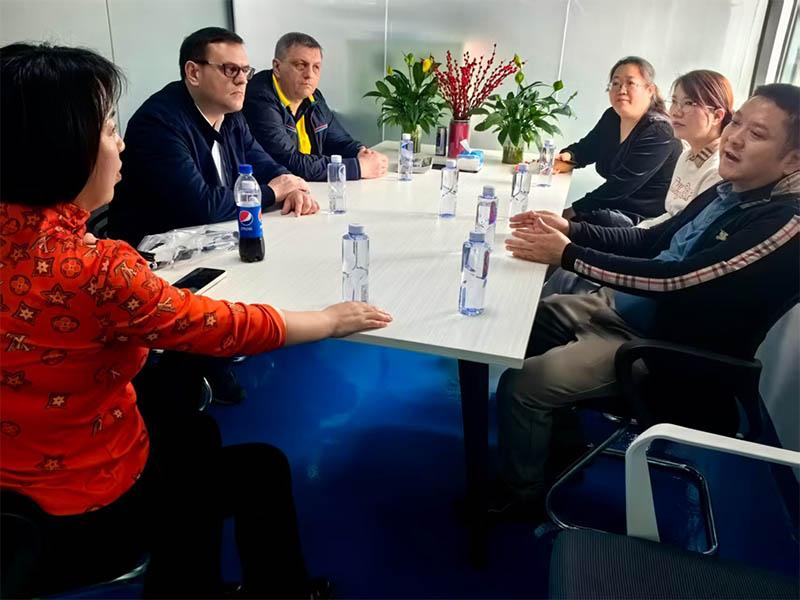 Customer visits the factory.jpg