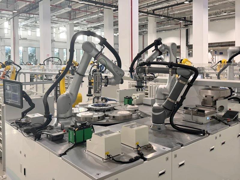 End effector connector of the robotic arm