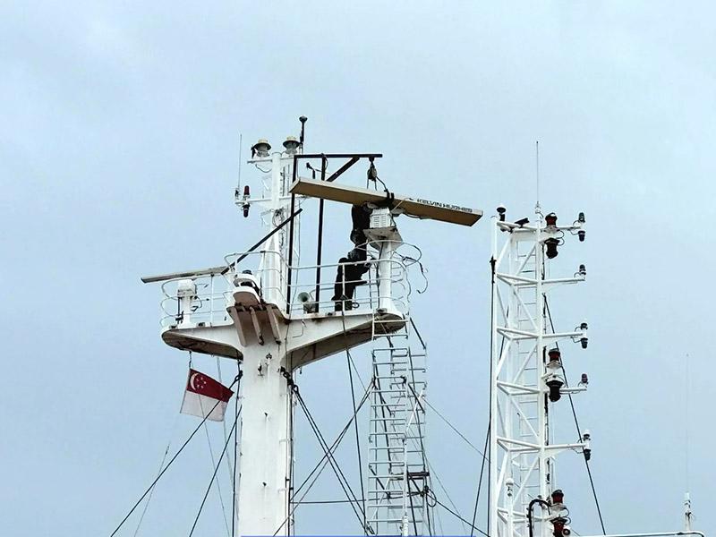 Ship-mounted radar connector