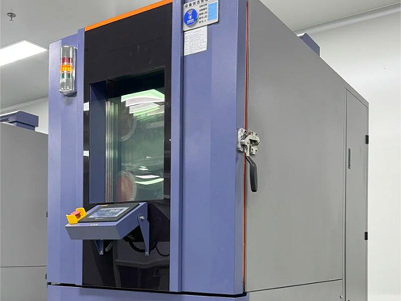 Temperature test chamber connector