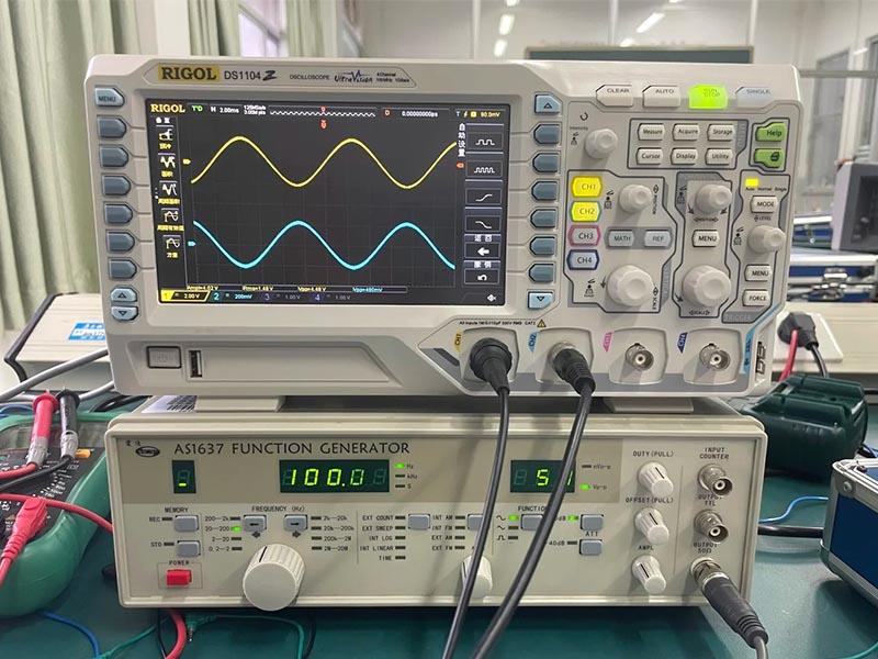 N Series RF Connector for Low Distortion Signal Generator Output
