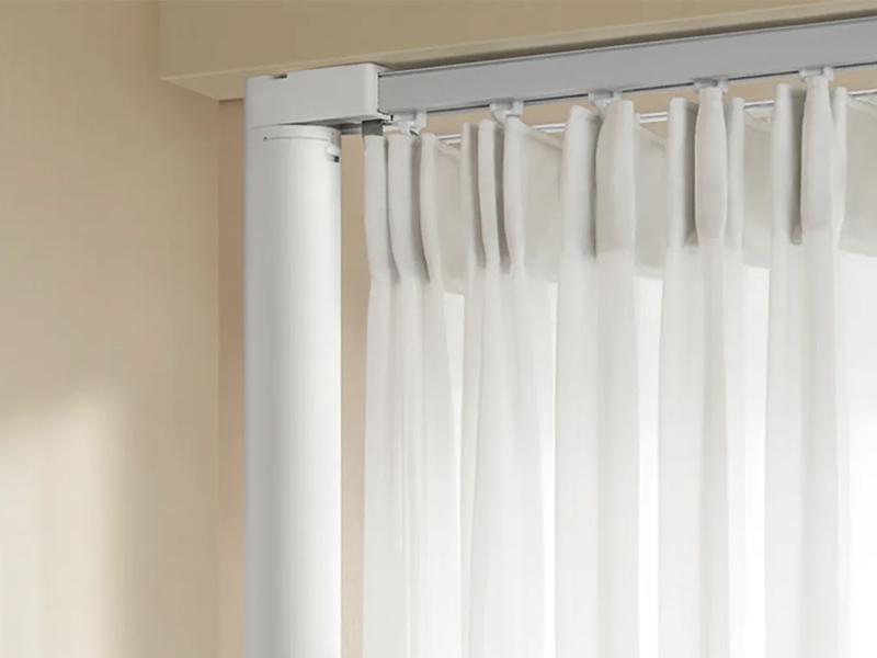 Electric curtain motor connector