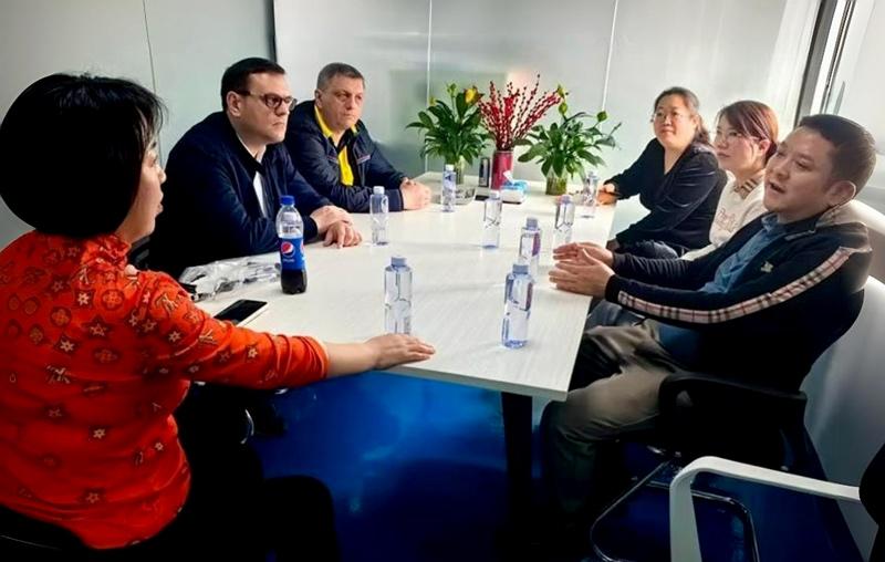 Australian Clients Visit Our Factory for Collaboration