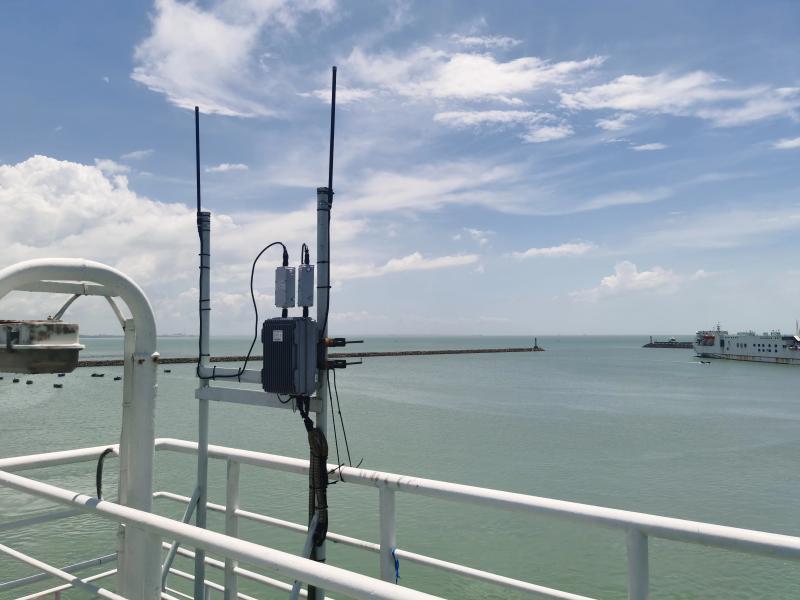 Offshore Communication Connector