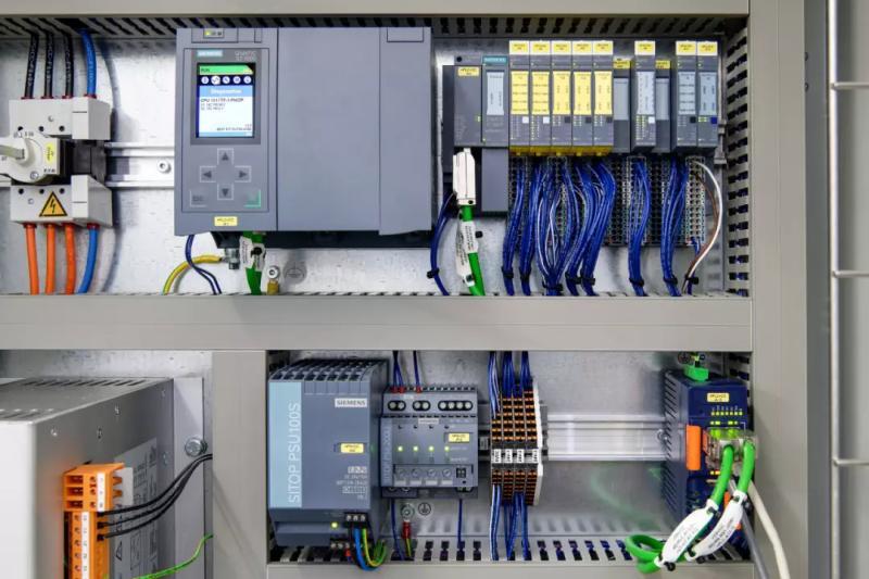 M12 Connectors in PLC Control Systems in the Netherlands
