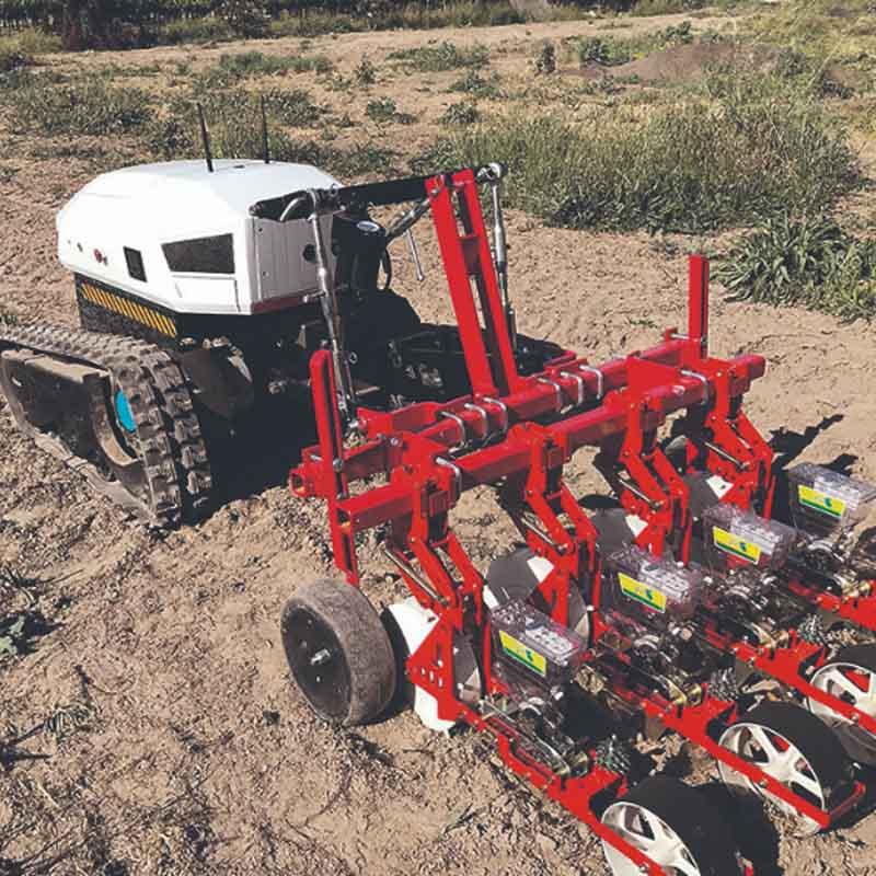 M12 Connectors in Robotic Tractors