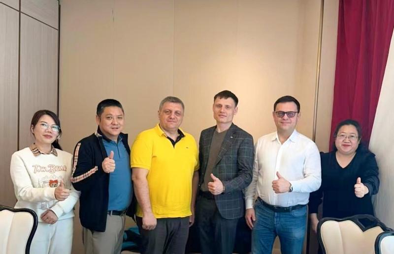 Ukrainian Clients Visit Workshop for On-site Production Observation