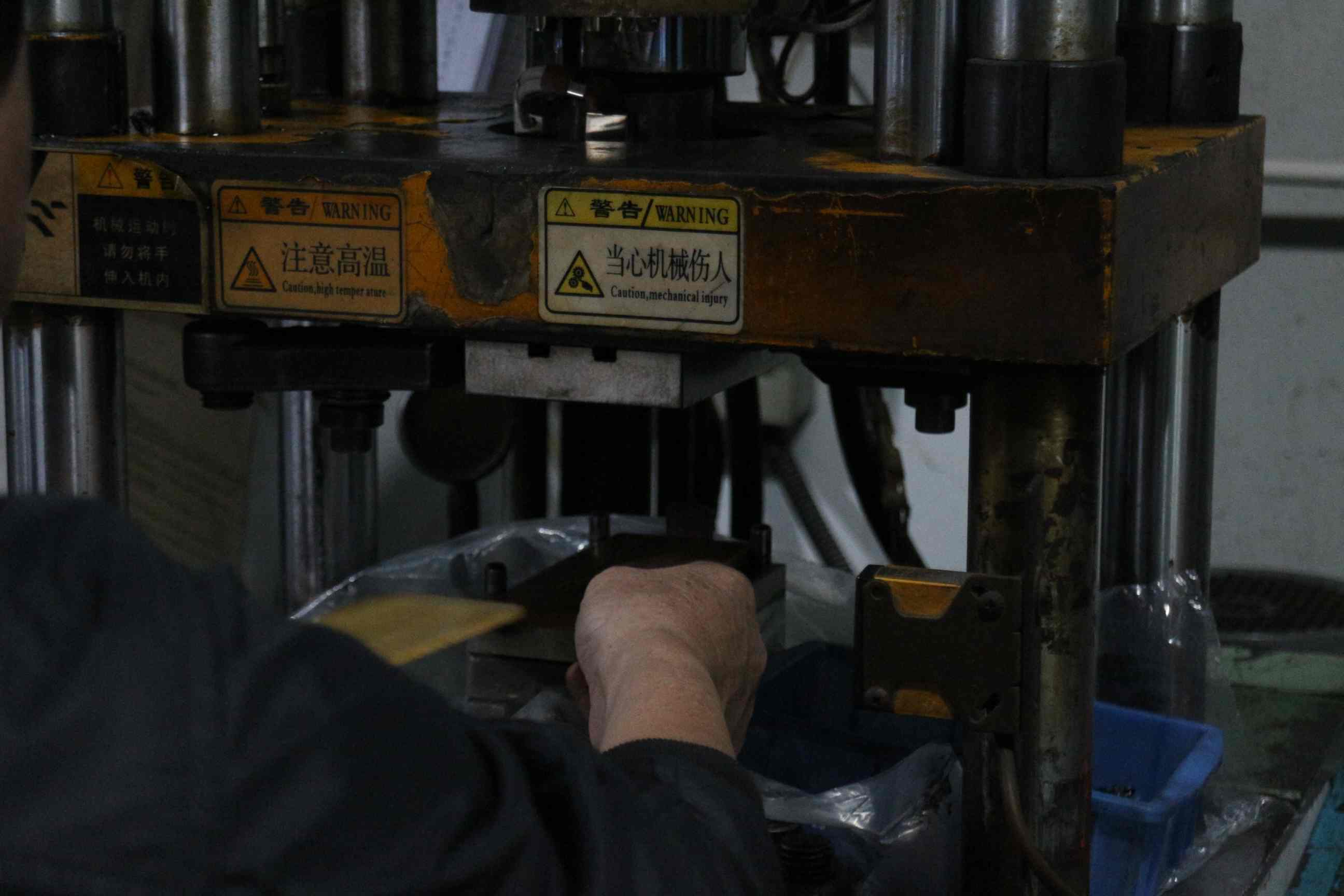 Factory testing equipment for connector assemblies